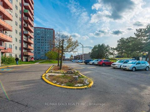 Photo 18 at 815 - 50 Lotherton Pathway, Glen Park, Toronto