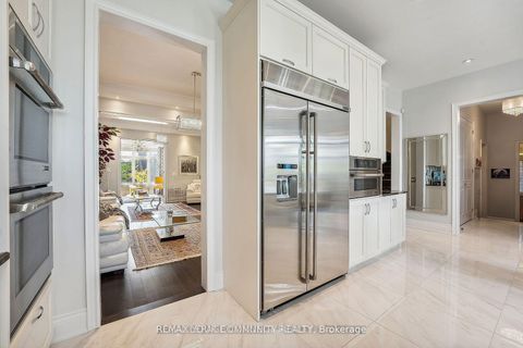 Photo 8 at 336 Farrell Road, Patterson, Vaughan
