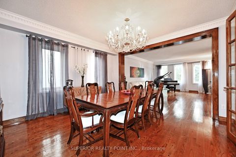 Photo 9 at 186 Oxford Street, Mill Pond, Richmond Hill