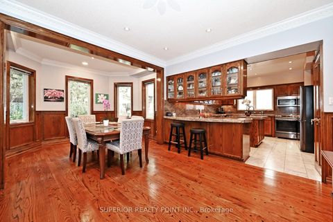Photo 10 at 186 Oxford Street, Mill Pond, Richmond Hill