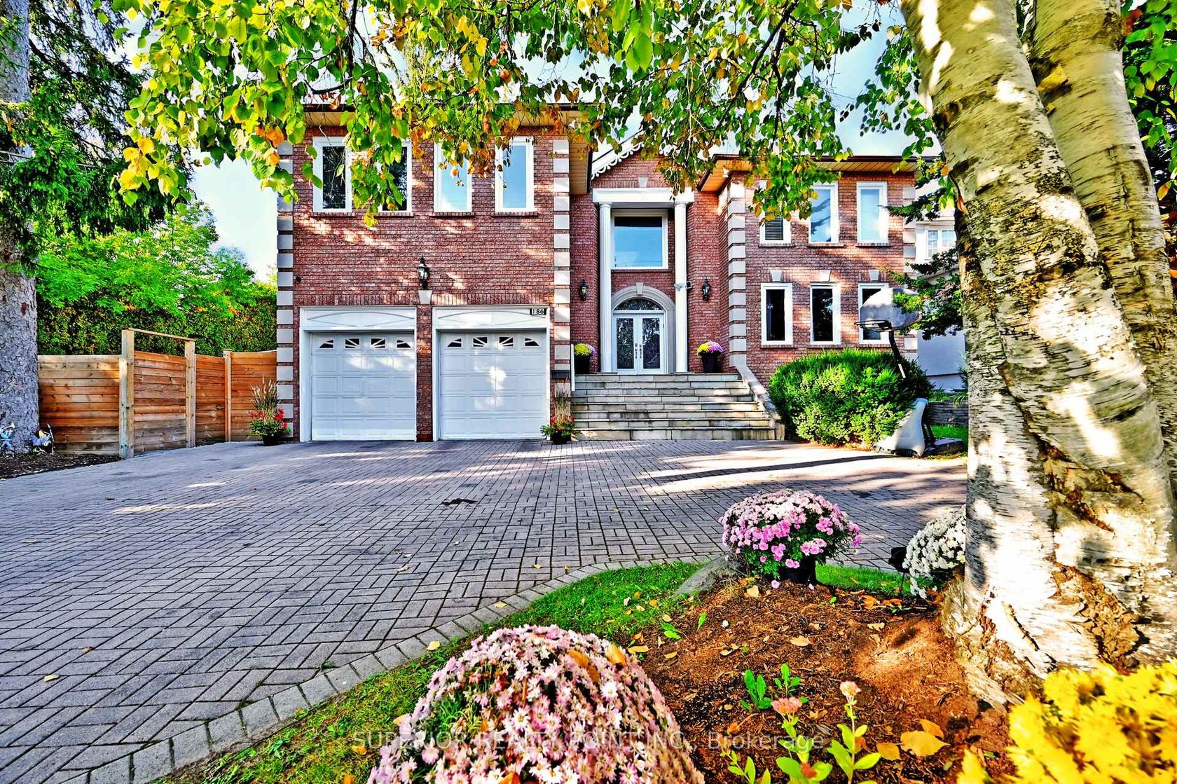 186 Oxford Street, Mill Pond, Richmond Hill photo 3