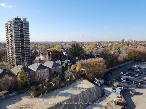 Photo 17 at 1106 - 185 Alberta Ave E, Oakwood Village, Toronto
