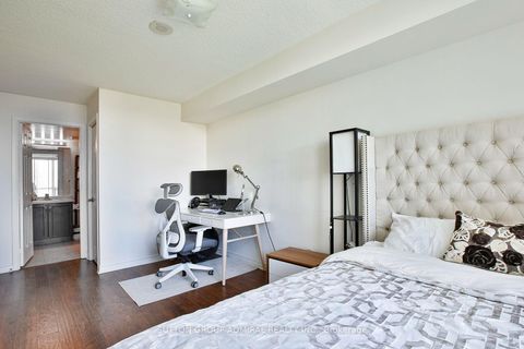 Photo 12 at 1017 - 25 Lower Simcoe Street, Waterfront Communities C1, Toronto