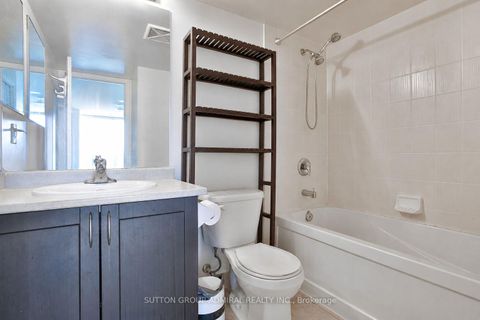Photo 14 at 1017 - 25 Lower Simcoe Street, Waterfront Communities C1, Toronto