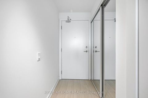 Photo 8 at 5110 - 8 WELLESLEY Street W, Bay Street Corridor, Toronto