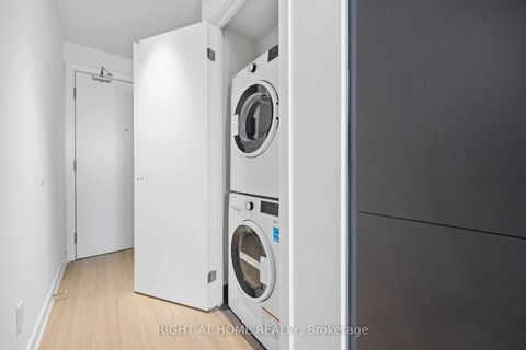 Photo 10 at 5110 - 8 WELLESLEY Street W, Bay Street Corridor, Toronto