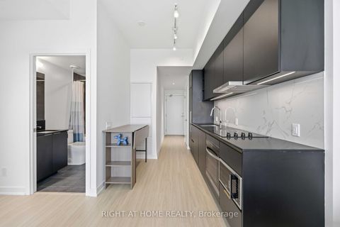 Photo 18 at 5110 - 8 WELLESLEY Street W, Bay Street Corridor, Toronto