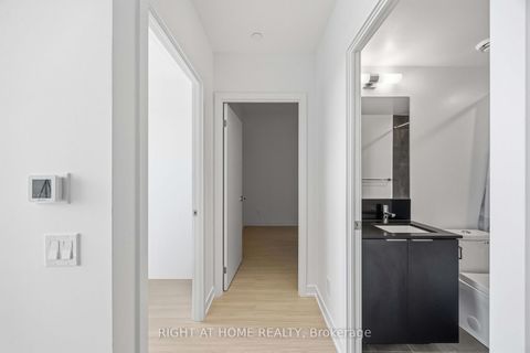 Photo 22 at 5110 - 8 WELLESLEY Street W, Bay Street Corridor, Toronto