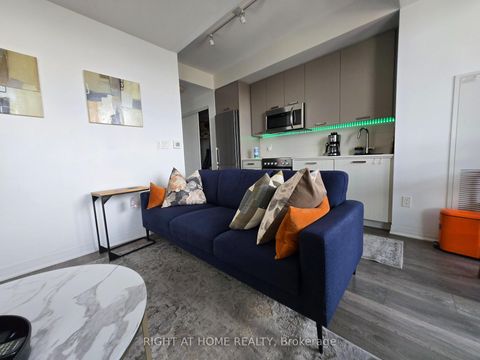 Photo 3 at 715 - 2301 Danforth Avenue, Danforth, Toronto