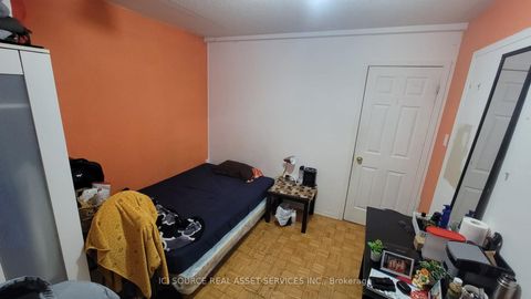 Photo 2 at 24 Mattari Court, Clairville, Toronto