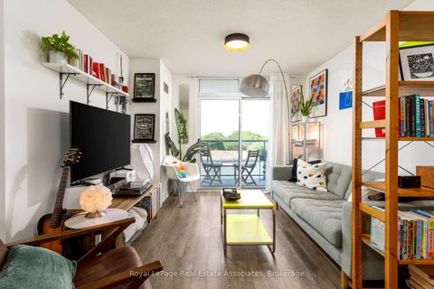 Photo 12 at 512 - 812 Lansdowne Avenue, Junction, Toronto