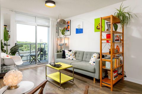 Photo 13 at 512 - 812 Lansdowne Avenue, Junction, Toronto