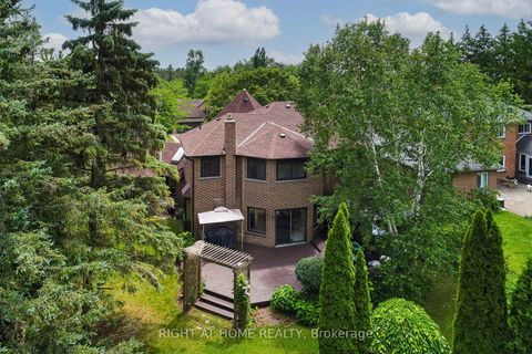 Photo 3 at 41 Bloomfield Trail, Oak Ridges, Richmond Hill