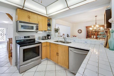 Photo 28 at 41 Bloomfield Trail, Oak Ridges, Richmond Hill