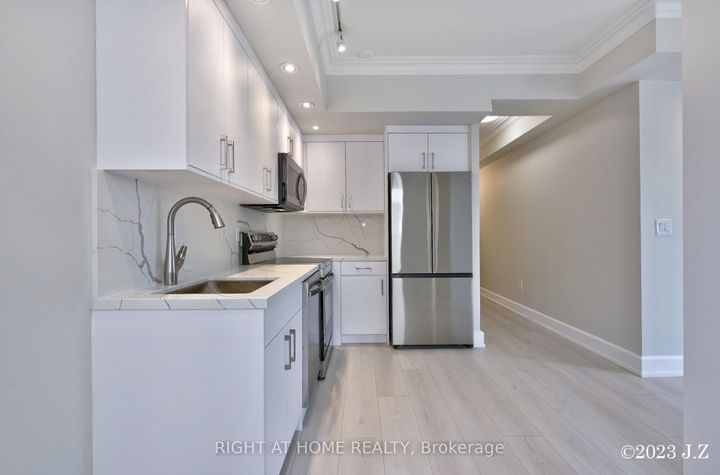 Photo 5 at PH15 - 650 Sheppard Avenue E, Bayview Village, Toronto