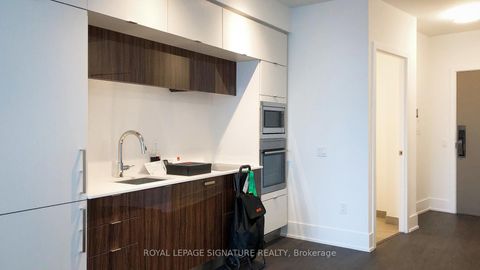 Photo 2 at 5601 - 10 York Street, Waterfront Communities C1, Toronto