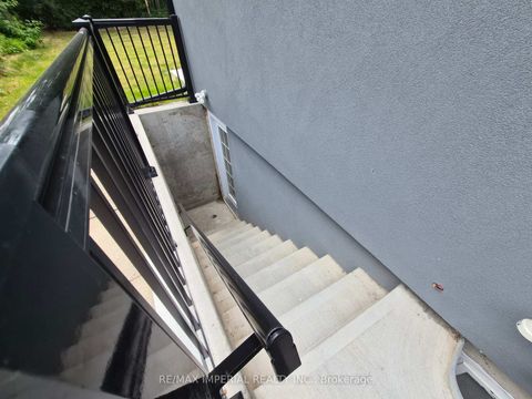 Photo 4 at 191 Avenue Road, North Richvale, Richmond Hill
