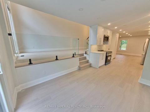 Photo 11 at 191 Avenue Road, North Richvale, Richmond Hill