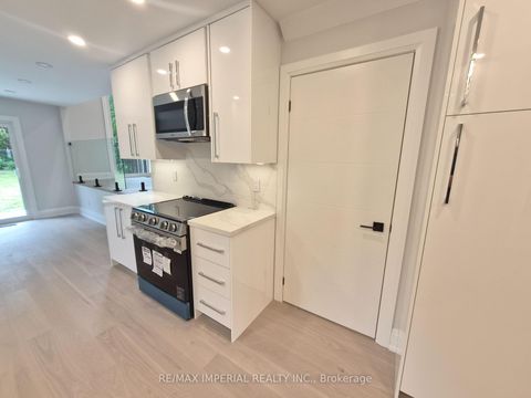 Photo 15 at 191 Avenue Road, North Richvale, Richmond Hill