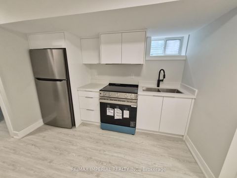 Photo 21 at 191 Avenue Road, North Richvale, Richmond Hill