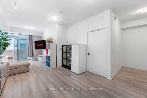 Photo 5 at 816 - 10 Abeja Street, Concord, Vaughan