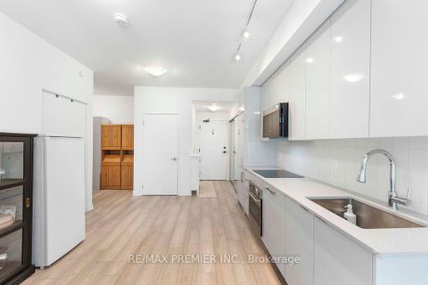 Photo 8 at 816 - 10 Abeja Street, Concord, Vaughan
