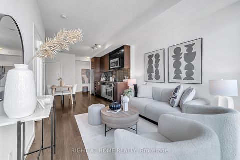Photo 11 at # 916 - 98 Lillian Street, Mount Pleasant West, Toronto