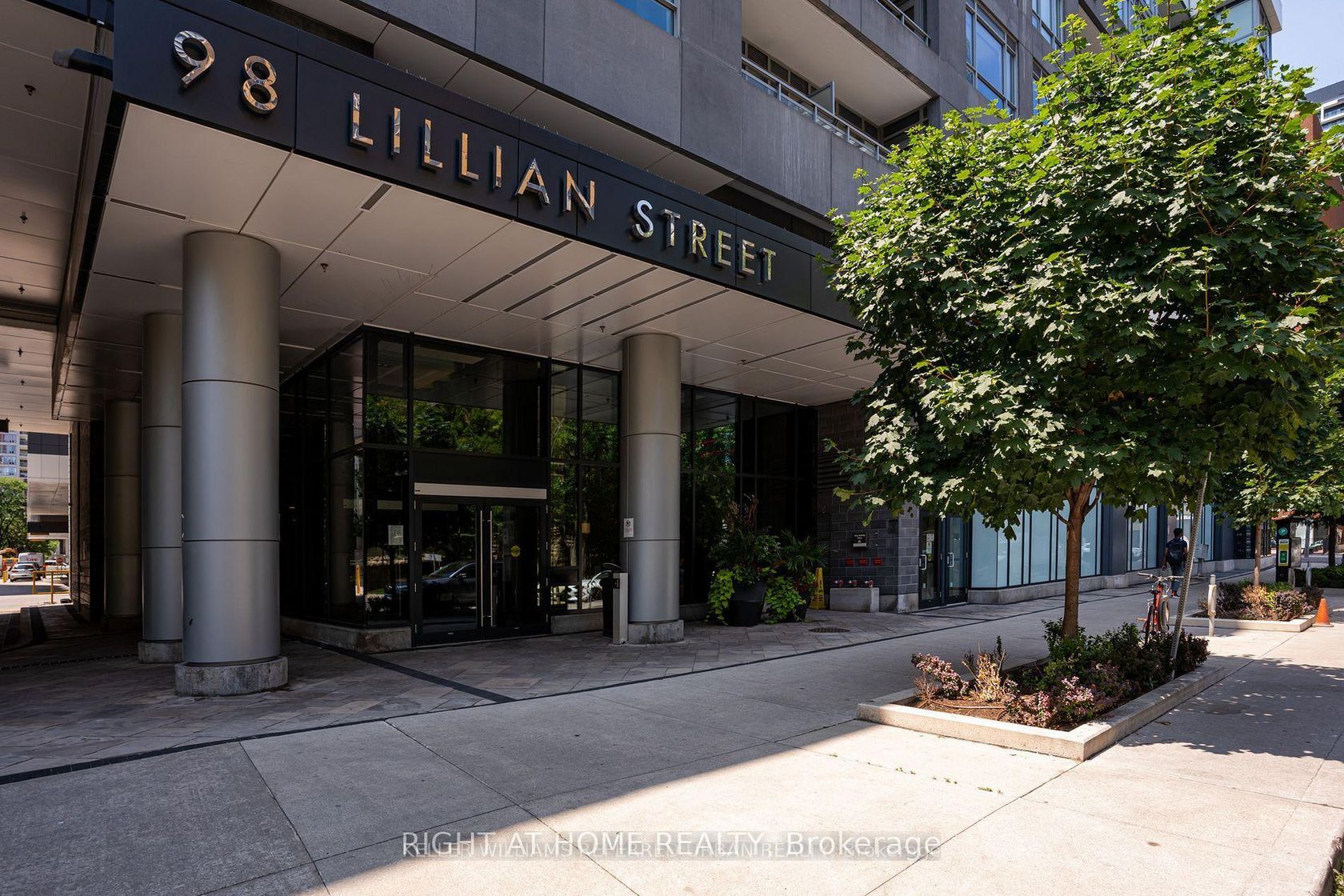 # 916 - 98 Lillian Street, Mount Pleasant West, Toronto 