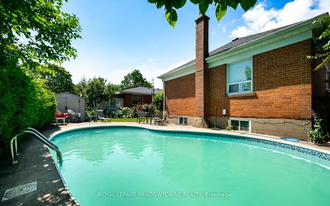 Photo 10 at 5 Boreal Road, Markland Wood, Toronto