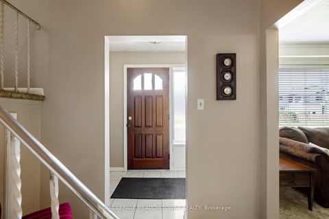 Photo 14 at 5 Boreal Road, Markland Wood, Toronto