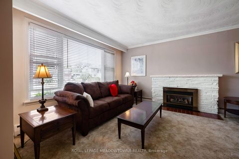 Photo 18 at 5 Boreal Road, Markland Wood, Toronto