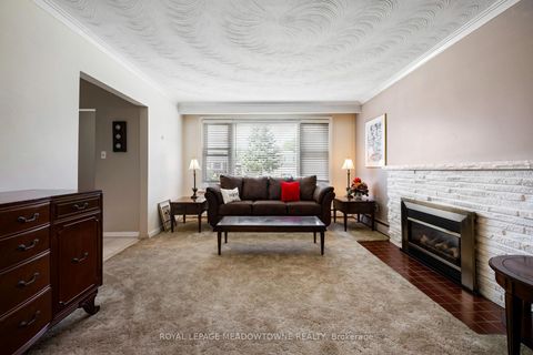 Photo 19 at 5 Boreal Road, Markland Wood, Toronto