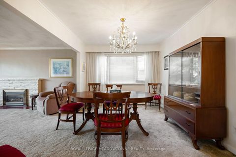 Photo 23 at 5 Boreal Road, Markland Wood, Toronto