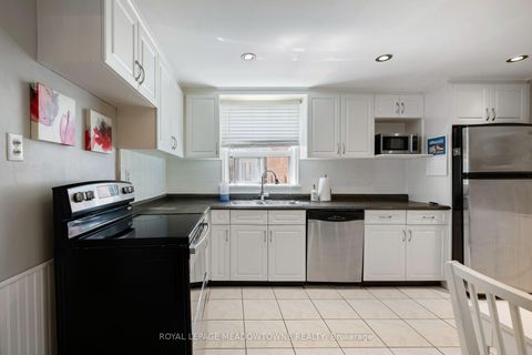 Photo 27 at 5 Boreal Road, Markland Wood, Toronto