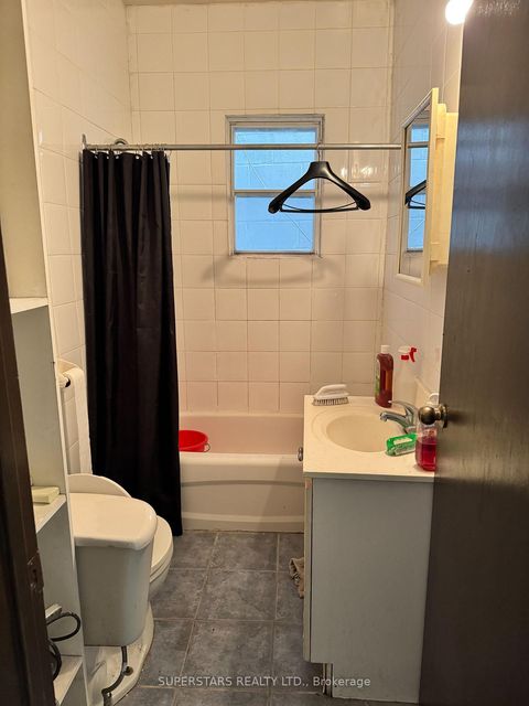 Photo 5 at 187 Augusta Avenue, Chinatown, Toronto