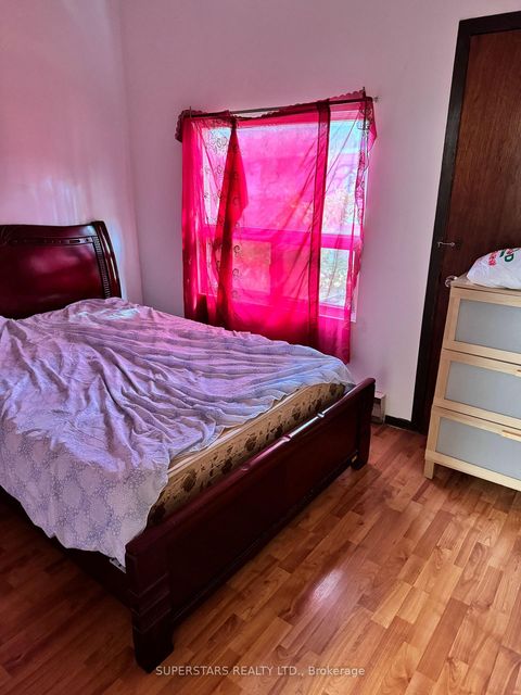 Photo 11 at 187 Augusta Avenue, Chinatown, Toronto