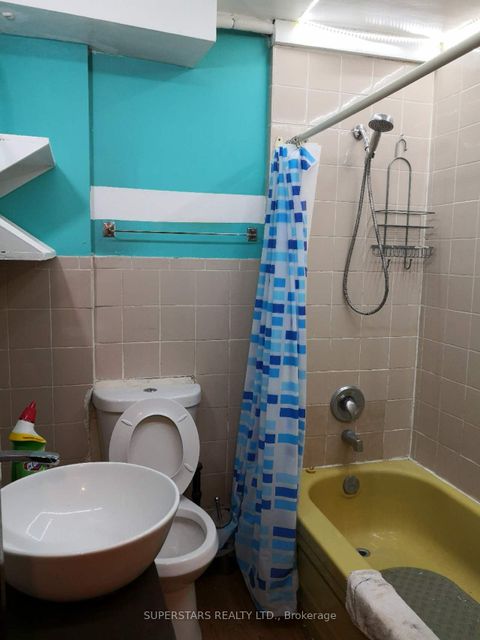 Photo 13 at 187 Augusta Avenue, Chinatown, Toronto