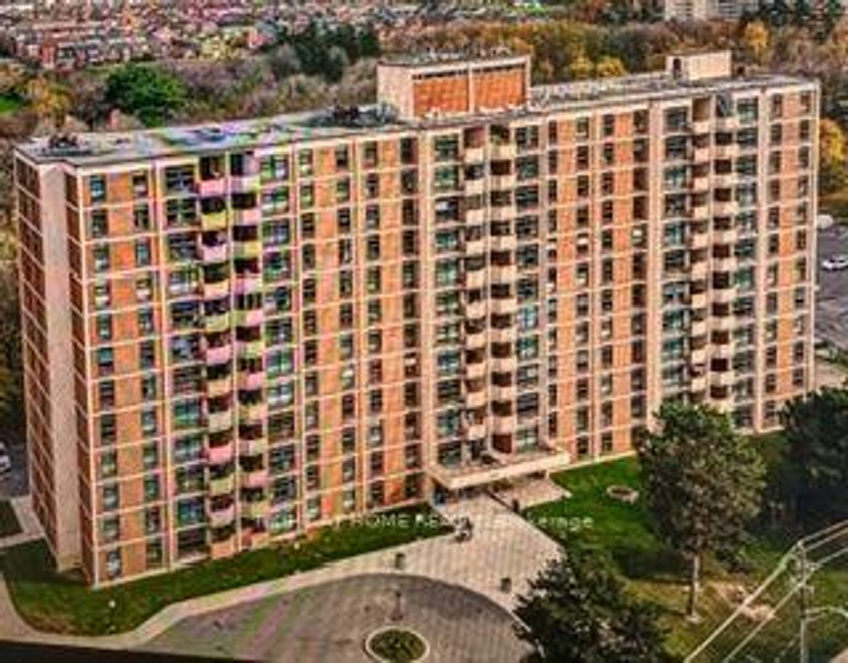 211 - 335 Driftwood Avenue, Black Creek, Toronto 