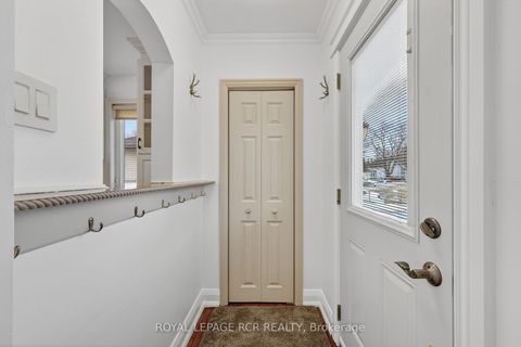 Photo 3 at 65 Donald Street, Queen's Park, Barrie