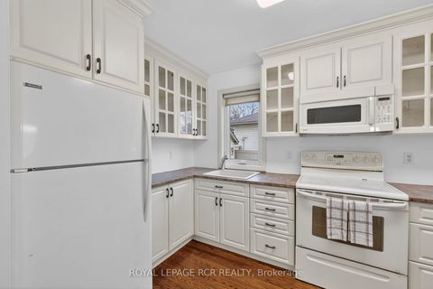 Photo 11 at 65 Donald Street, Queen's Park, Barrie