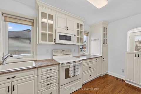 Photo 12 at 65 Donald Street, Queen's Park, Barrie