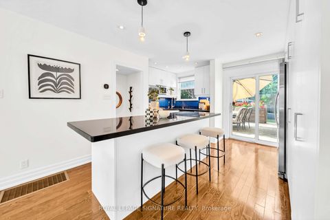 Photo 7 at 132 Glenvale Boulevard, Leaside, Toronto
