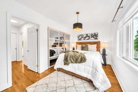 Photo 13 at 132 Glenvale Boulevard, Leaside, Toronto