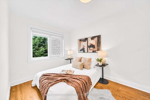 Photo 14 at 132 Glenvale Boulevard, Leaside, Toronto