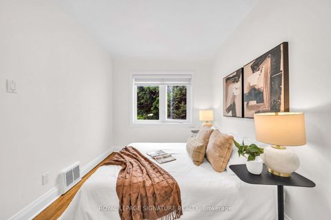 Photo 15 at 132 Glenvale Boulevard, Leaside, Toronto