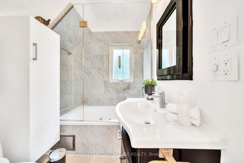 Photo 17 at 132 Glenvale Boulevard, Leaside, Toronto