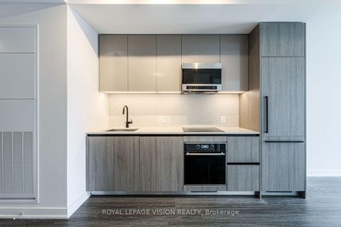 Photo 9 at 1008 - 425 Front Street E, Waterfront Communities C8, Toronto