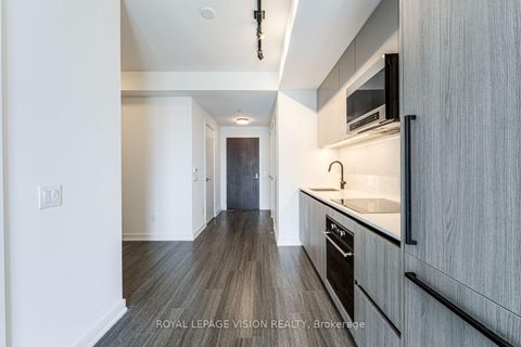 Photo 11 at 1008 - 425 Front Street E, Waterfront Communities C8, Toronto