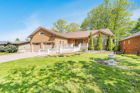 Photo 2 at 58 Woodcrest Road, Allandale Heights, Barrie