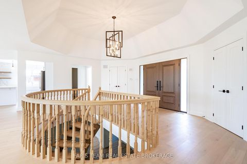 Photo 4 at 58 Woodcrest Road, Allandale Heights, Barrie